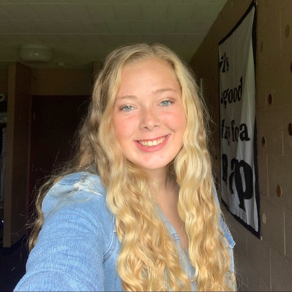 Meet your Posher, Azalynn - Picture 1 of 5